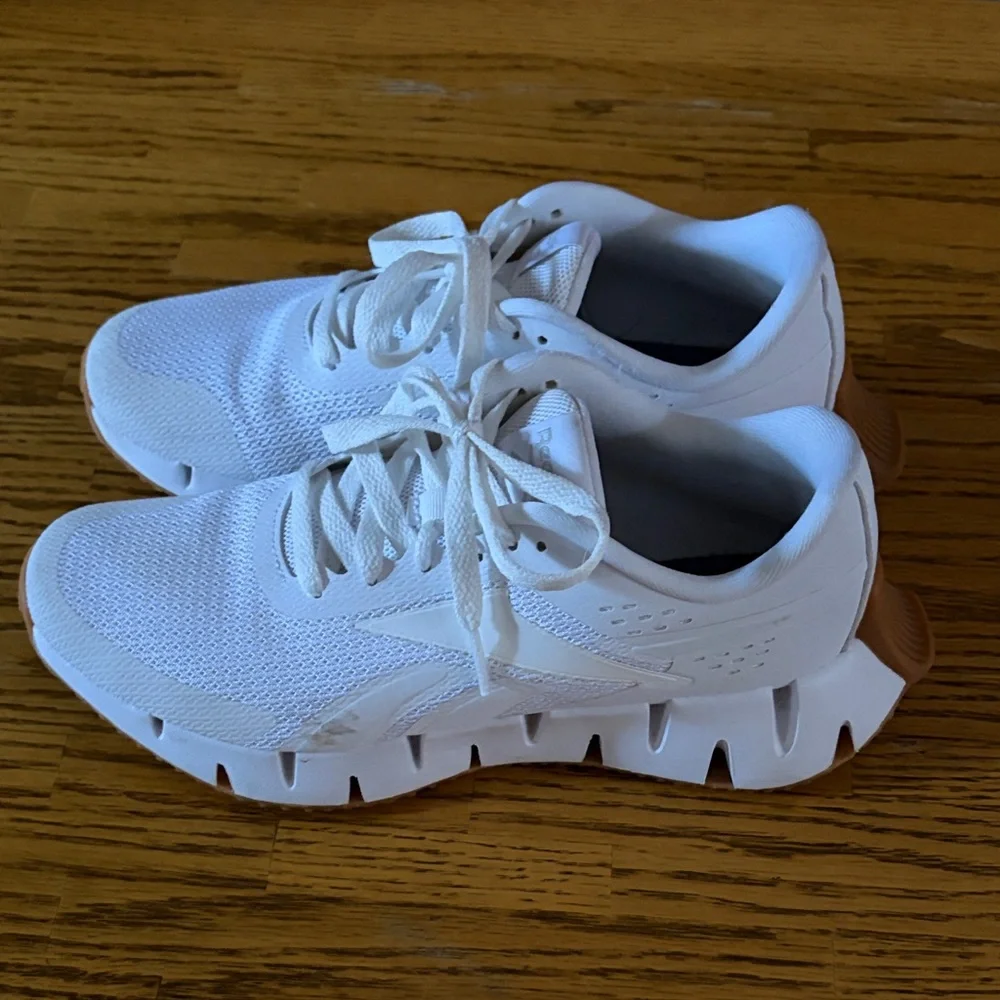 Reebok Classic White Sneakers - Picture 2 of 9